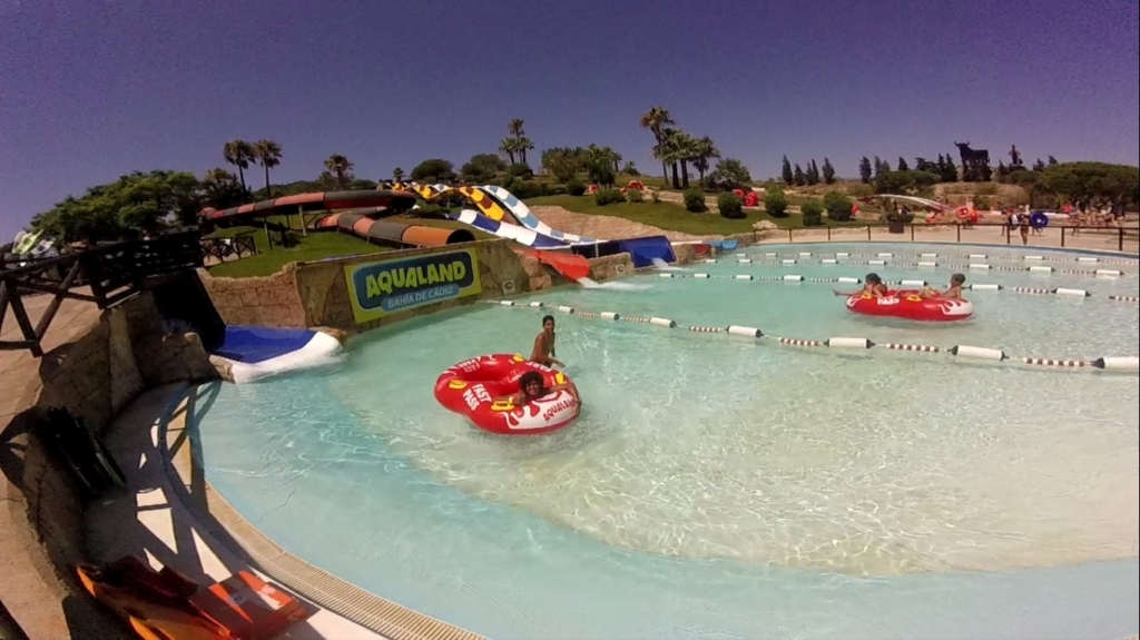 Village Camps International Summer Camp Chiclana, Spain 2017-07-28 https://www.villagecamps.com/journals_admin/images/1841-2243-aquapark 2 (15).jpg